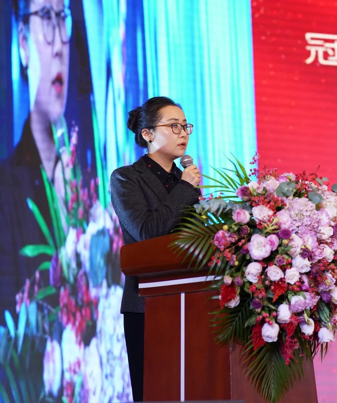 倾情筑梦·共享未来——冠瑞(集团)公司2020年迎新晚会暨2019年终总结表彰大会专题报道(图4) 倾情筑梦·共享未来——冠瑞(集团)公司2020年迎新晚会暨2019年终总结表彰大会专题报道(图4)